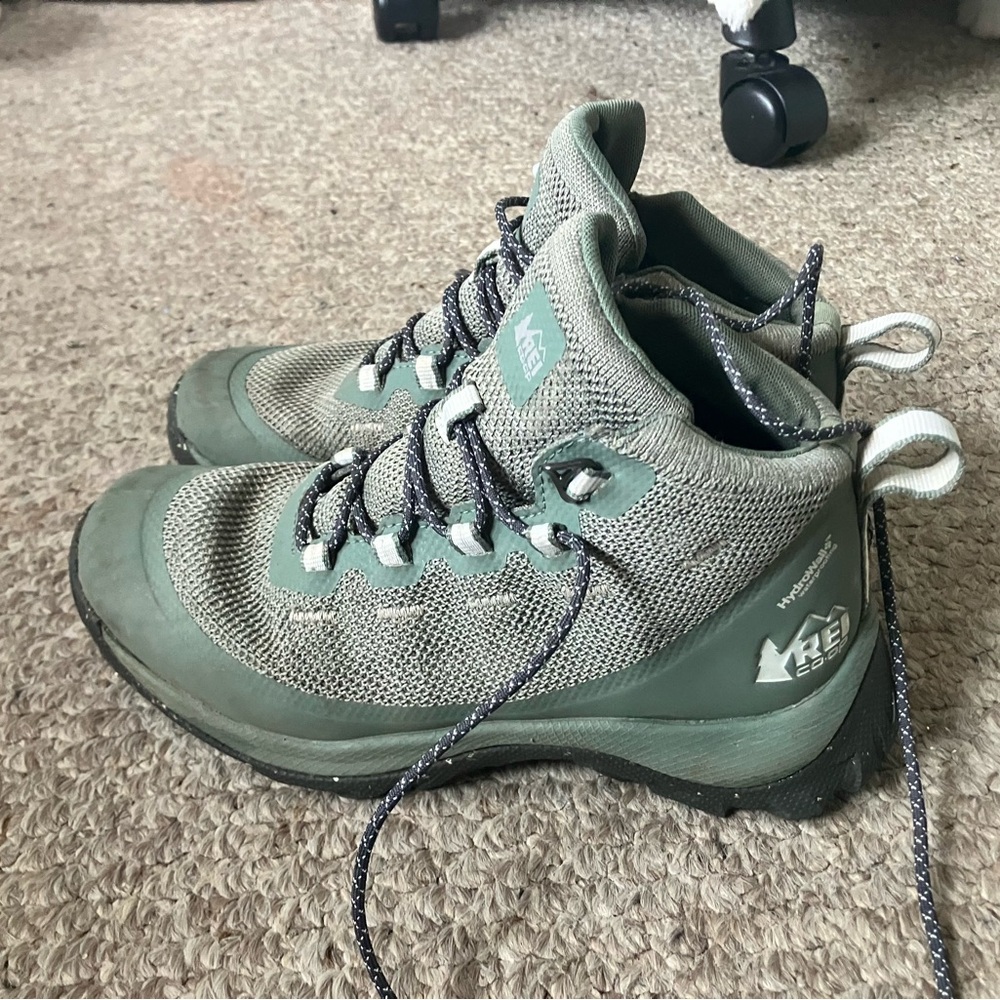 Keen Women's Olive Green Lace-Up Hiking Boots